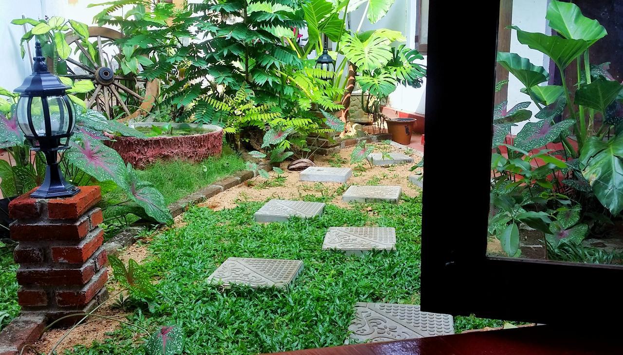 Saubagya Inn Anuradhapura Exterior photo
