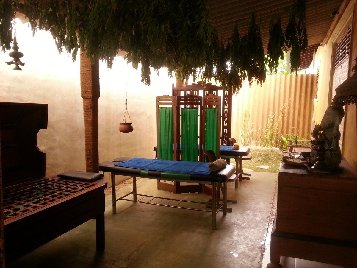 Saubagya Inn Anuradhapura Exterior photo