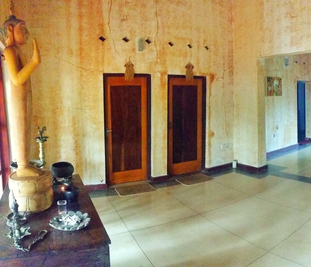 Saubagya Inn Anuradhapura Exterior photo