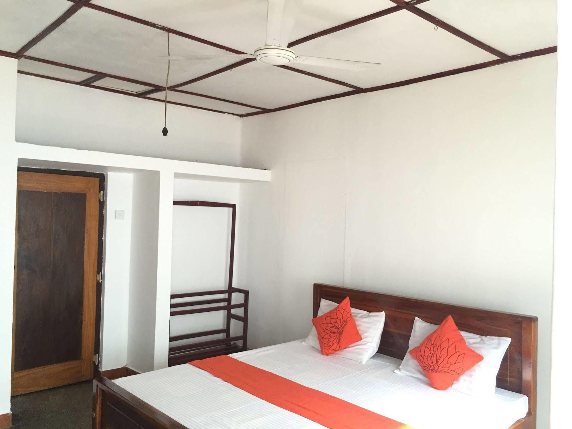 Saubagya Inn Anuradhapura Exterior photo